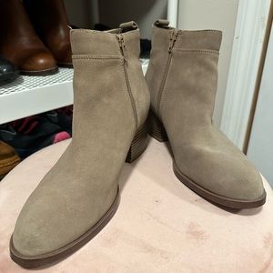 Gap , Booties